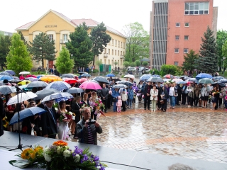 A Lorántffy iskola diákjainak ballagása a főtéren - fotó: Ónodi Zoltán