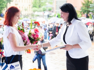 A Lorántffy iskola diákjainak ballagása a főtéren - fotó: Ónodi Zoltán