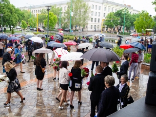 A Lorántffy iskola diákjainak ballagása a főtéren - fotó: Ónodi Zoltán