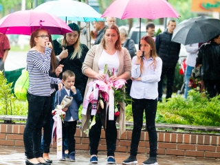 A Lorántffy iskola diákjainak ballagása a főtéren - fotó: Ónodi Zoltán