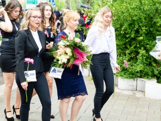 A Lorántffy iskola diákjainak ballagása a főtéren - fotó: Ónodi Zoltán