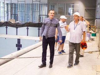 Uszodafelújítás - Polgármesteri bejárás - fotó: Ónodi Zoltán