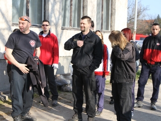 Szemétszedés a Duna-parton - fotó: Sándor Judit