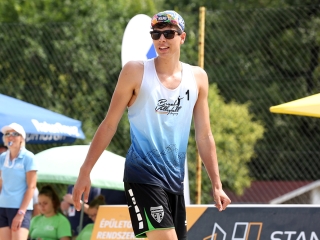 Strandröplabda a Szalki-szigeten - fotó: Sándor Judit