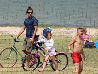 Strandröplabda a Szalki-szigeten - fotó: Sándor Judit