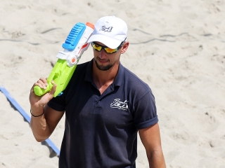 Strandröplabda a Szalki-szigeten - fotó: Sándor Judit