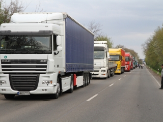 Karambol a 6-os úton - fotó: Ónodi Zoltán