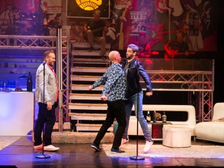 Tied a világ - Premier a Bartókban - fotó: Ónodi Zoltán