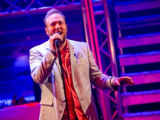 Tied a világ - Premier a Bartókban - fotó: Ónodi Zoltán