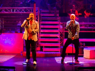 Tied a világ - Premier a Bartókban - fotó: Ónodi Zoltán