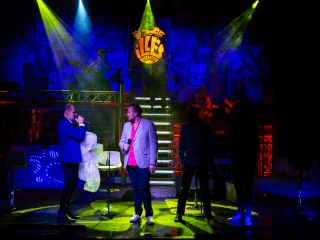 Tied a világ - Premier a Bartókban - fotó: Ónodi Zoltán