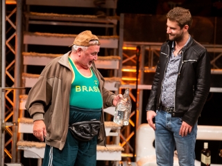 Tied a világ - Premier a Bartókban - fotó: Ónodi Zoltán