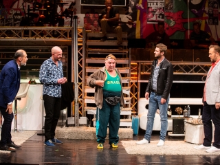 Tied a világ - Premier a Bartókban - fotó: Ónodi Zoltán