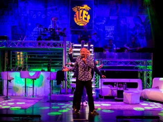 Tied a világ - Premier a Bartókban - fotó: Ónodi Zoltán