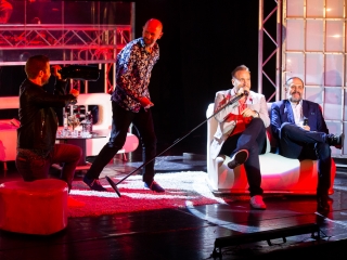 Tied a világ - Premier a Bartókban - fotó: Ónodi Zoltán