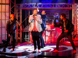 Tied a világ - Premier a Bartókban - fotó: Ónodi Zoltán