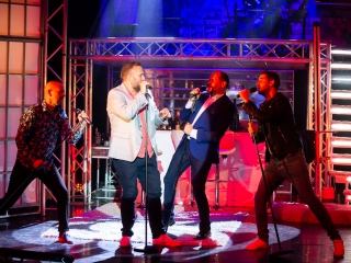 Tied a világ - Premier a Bartókban - fotó: Ónodi Zoltán