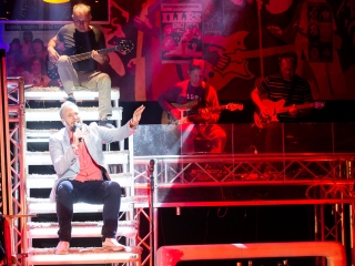 Tied a világ - Premier a Bartókban - fotó: Ónodi Zoltán