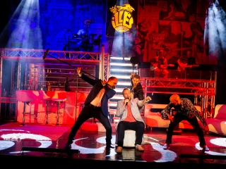 Tied a világ - Premier a Bartókban - fotó: Ónodi Zoltán