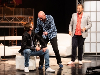 Tied a világ - Premier a Bartókban - fotó: Ónodi Zoltán