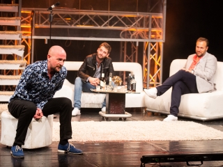 Tied a világ - Premier a Bartókban - fotó: Ónodi Zoltán