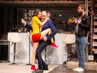 Tied a világ - Premier a Bartókban - fotó: Ónodi Zoltán