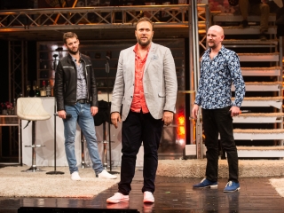 Tied a világ - Premier a Bartókban - fotó: Ónodi Zoltán