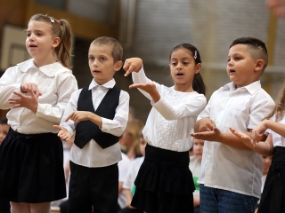 Elsősavató az Arany iskolában (2019) - fotó: Sándor Judit