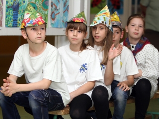 Rajzkiállítás az Arany Iskolában - fotó: Sándor Judit