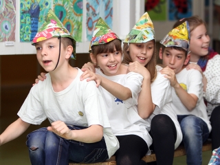 Rajzkiállítás az Arany Iskolában - fotó: Sándor Judit