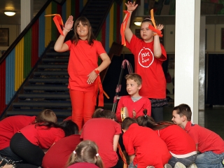 Rajzkiállítás az Arany Iskolában - fotó: Sándor Judit