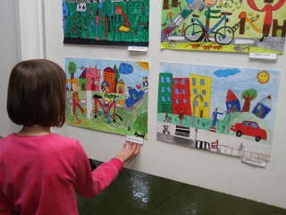 Rajzkiállítás az Arany Iskolában - fotó: Sándor Judit