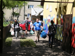 Adomány a Jószolgálati Otthonnak - fotó: Ónodi Zoltán