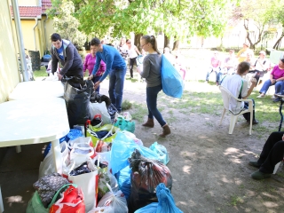 Adomány a Jószolgálati Otthonnak - fotó: Ónodi Zoltán