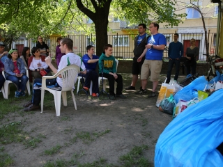 Adomány a Jószolgálati Otthonnak - fotó: Ónodi Zoltán