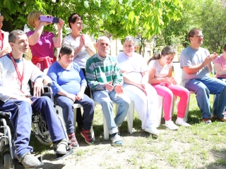 Adomány a Jószolgálati Otthonnak - fotó: Ónodi Zoltán