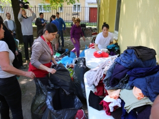 Adomány a Jószolgálati Otthonnak - fotó: Ónodi Zoltán