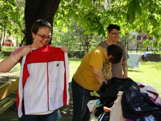 Adomány a Jószolgálati Otthonnak - fotó: Ónodi Zoltán