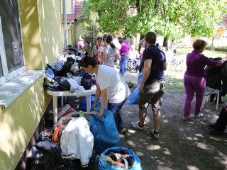 Adomány a Jószolgálati Otthonnak - fotó: Ónodi Zoltán