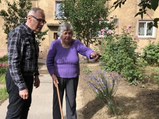 Játszótér-takarítás a Gagarin téren - fotó: 