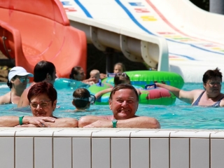 Újra nyitott az élményfürdő! - fotó: 