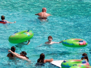 Újra nyitott az élményfürdő! - fotó: 