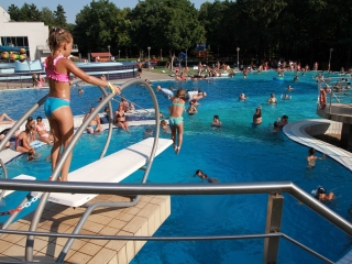 Újabb élményözön a fürdőben - fotó: 