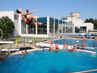 Újabb élményözön a fürdőben - fotó: 