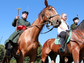 Lovasok a Lajos-köveknél - fotó: 