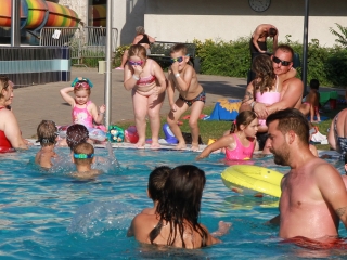 Nyárbúcsúztató az élményfürdőben - fotó: 