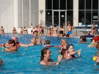 Nyárbúcsúztató az élményfürdőben - fotó: 