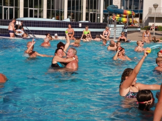 Nyárbúcsúztató az élményfürdőben - fotó: 