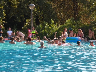 Nyárbúcsúztató az élményfürdőben - fotó: 