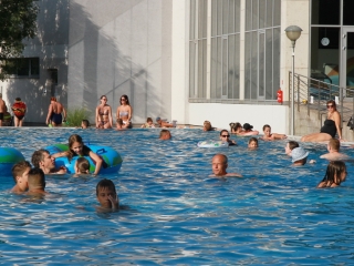 Nyárbúcsúztató az élményfürdőben - fotó: 